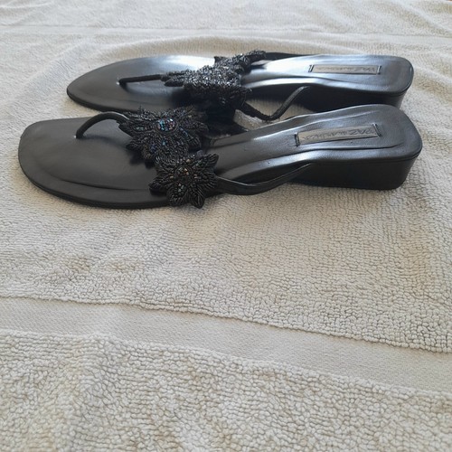APEPAZZA Infradito/Ciabatte nere pelle TG.38 Decori 3 fiori perline multicolor - Foto 11 di 15