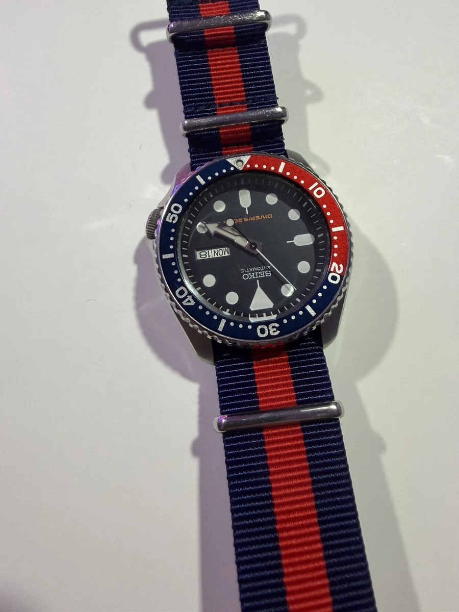 Seiko Diver Analog 200 m (20 ATM) Water Resistance Wristwatches