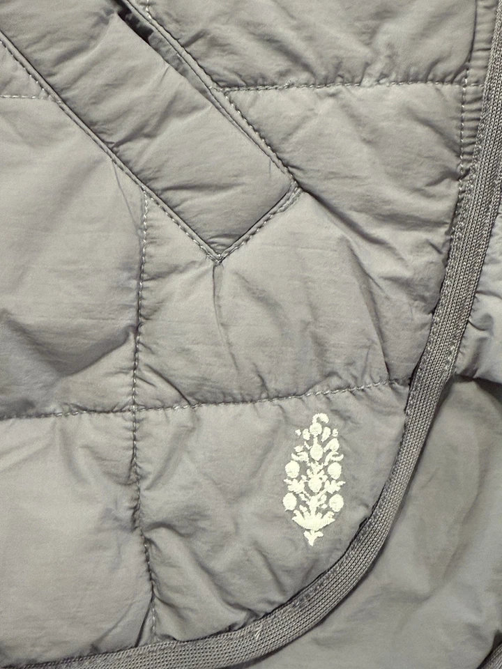 Free People Movement 钢桃雪佛龙 Puffer 夹克女式 M 美元228 全新带标签 — 第 3/4 张图片