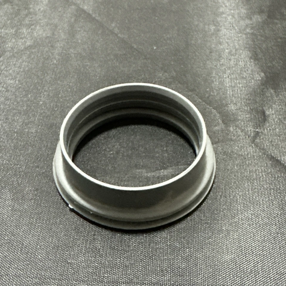 Junta de sello de filtro ciclónico genuina Hoover UH72400 para aspiradora 562621001 Foto 3 de 4