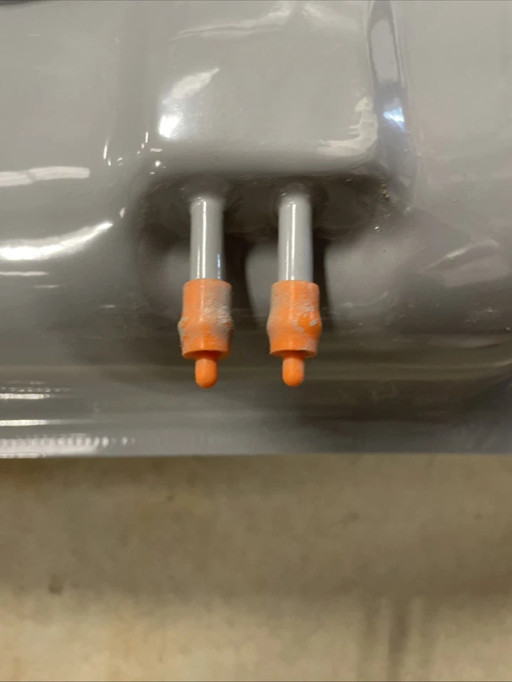 SUMMIT RACING 255016, TANQUE DE COMBUSTIBLE PARA JEEP, 78-83 CJ5, 78-86 CJ7, 81-85 SCRAMBLER Foto 3 de 4