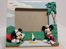 WALT DISNEY CO RESIN 6" X 7" PICTURE FRAME W/ MICKEY  MINNIE MOUSE 3D FIGURES