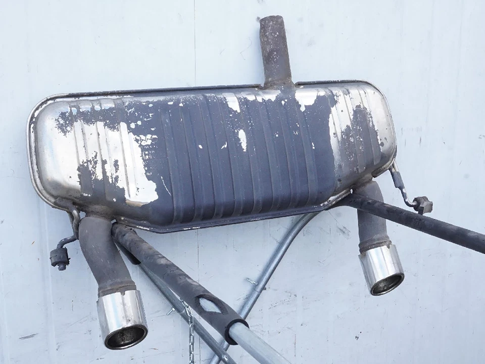 2001 - 2006 Audi Tt Quattro 1.8L Turbo Exhaust Muffler Pipe Rear 8N0253611g Oem Foto 2 de 4