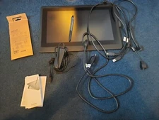 Wacom Cintiq 16 Drawing Display Tablet/Graphics Tablet w/ included artist glove