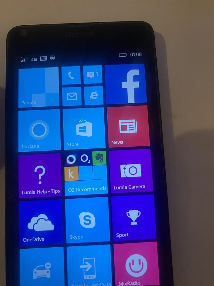 New Microsoft Nokia Lumia 640 8GB 4G Black O2 Network Smartphone - Image 3 of 4