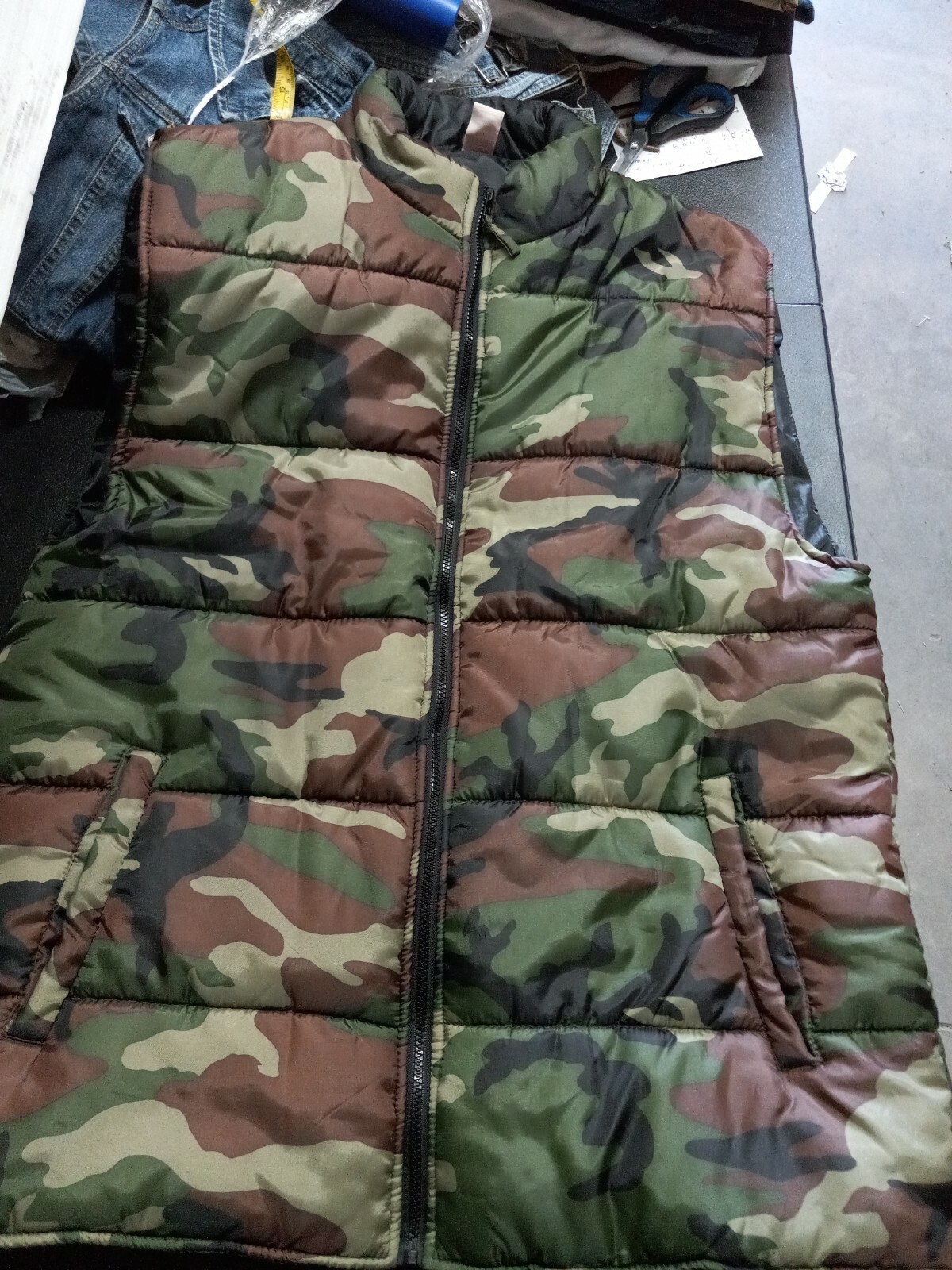 Men’s OPEN TRAILS Green Brown Black Camo Puffer Full-Zip Vest Size XLarge