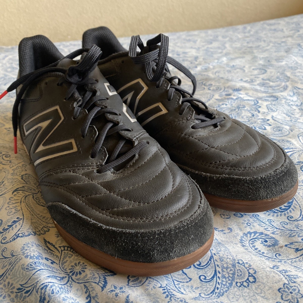 New Balance 442 V2 Team IN Soccer Shoe Size 7.5 Black/White Indoor