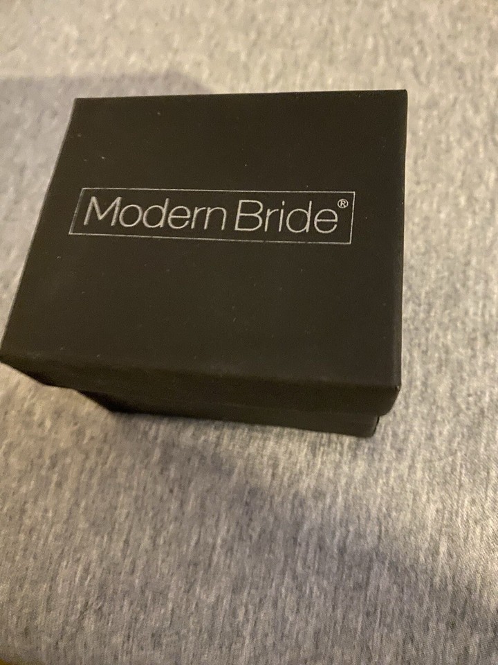 Engagement Ring 1 Carat Diamonds In Heavy 10 K White Gold Baguette