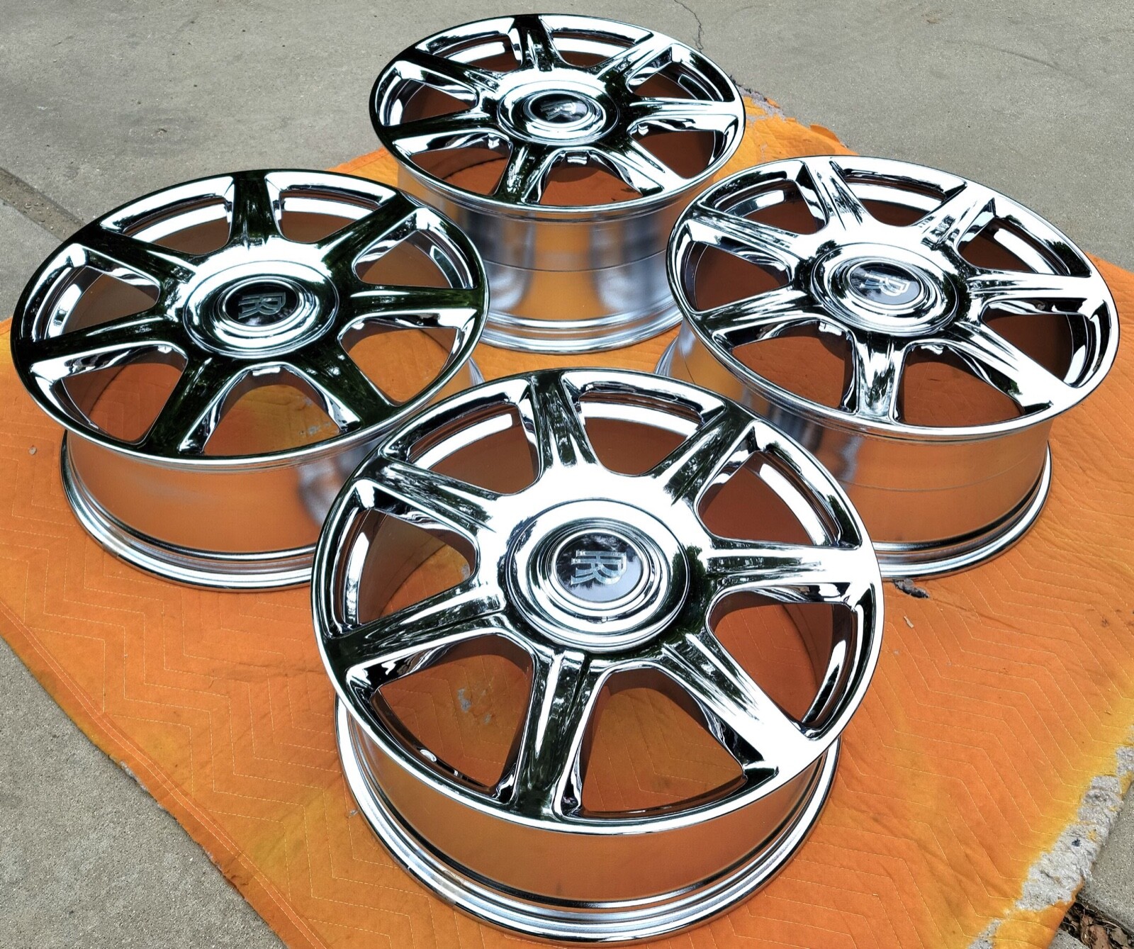 21" BRAND NEW CHROME OEM FACTORY ORIGINAL 2021 ROLLS ROYCE PHANTOM WHEELS RIMS.