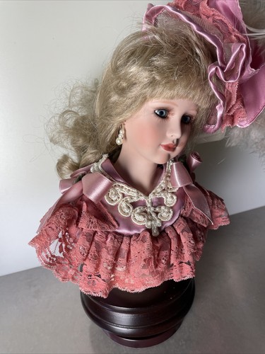 Emerald Doll Collection Porcelain Doll Bust & Head Music Stand Sybil Handcrafter - Imagen 5 de 7