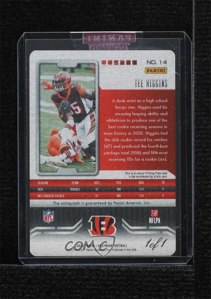 2021 Panini Playbook Printing Plate Magenta 1/1 Tee Higgins #14 Auto 03hd - Image 2 of 3