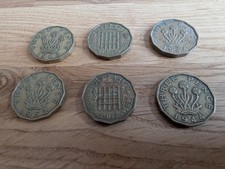 6 x  THREEPENCE Coins. Dates 1942 1944 1952 1961 1967 1944