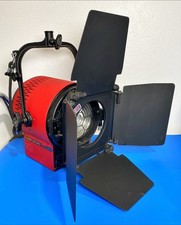 Mole-Richardson 9501 Vari-Baby Variable Color LED Fresnel Light W/Barndoors