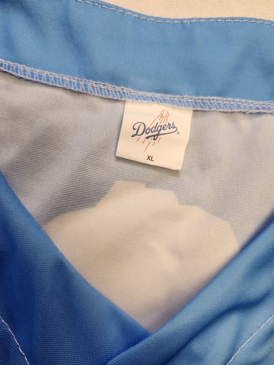 Los Angeles LA Dodgers Jersey Men's XL Guatemala Heritage Night