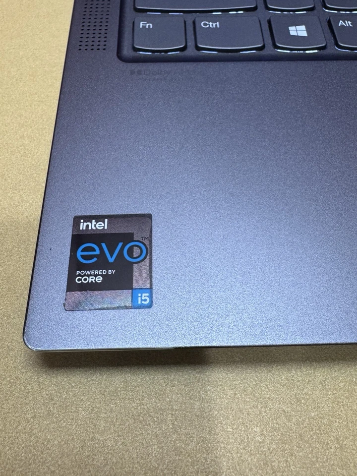 Lenovo THINKPAD Yoga Gen 6 i5 11th 1135G7 2.4GHz 16GB RAM 256GB SSD Foto 4 de 4