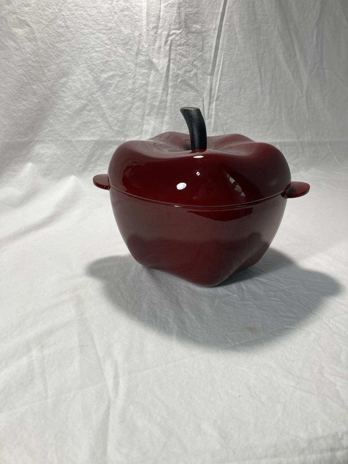 Martha Stewart Collection Red Apple Enameled Cast Iron 2-Qt Dutch Oven