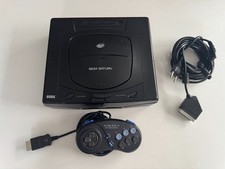 Sega Saturn + Kabel + Controller (liest keine Disc)