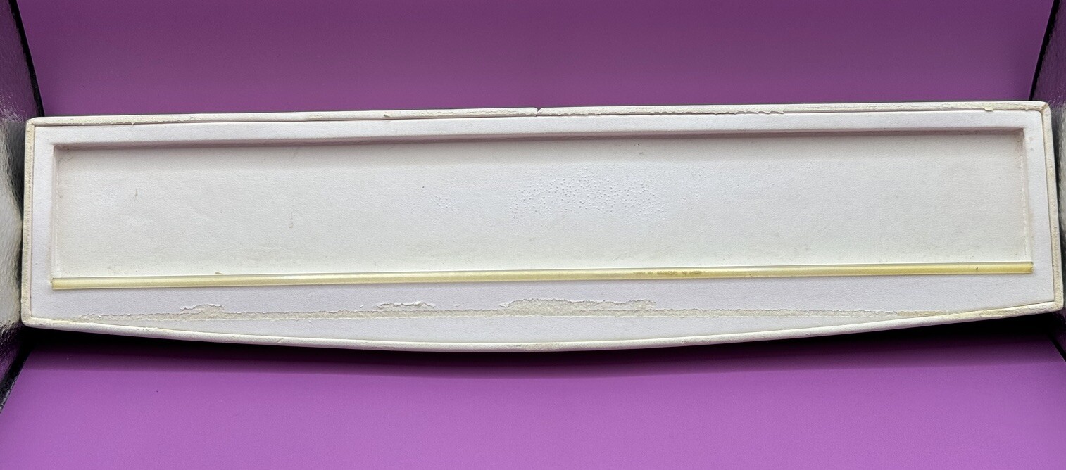 Weighted Magnetic Necklace and Bracelet Holder by Spirit International TRG-3009-image