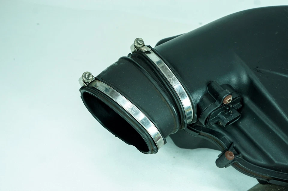 09-15 BMW 750i xDrive OEM 4.4L Engine Right Air Cleaner Housing Filter Box 5112 - Image 3 of 4