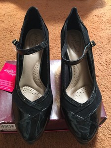NEW Dexflex Comfort- Mary Jane Medium Heel Pump Size 8 | eBay