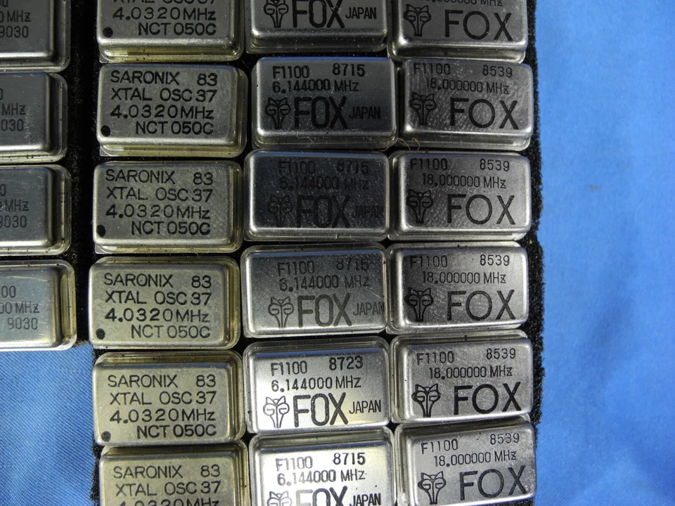 62 NOS HUGE Mixed LOT of Crystal Oscillators Fox, Saronix, Motorola, CTS, RAL - Image 4 of 4