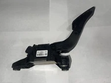 2017 HYUNDAI ELANTRA GAS ACCELERATOR PEDAL 32700F2100