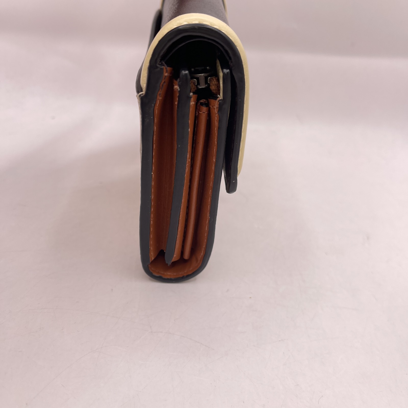 Coach Womens Hutton Colorblock Turn Lock Wallet Leather Black/Beige Pre-Owned thumbnail 4