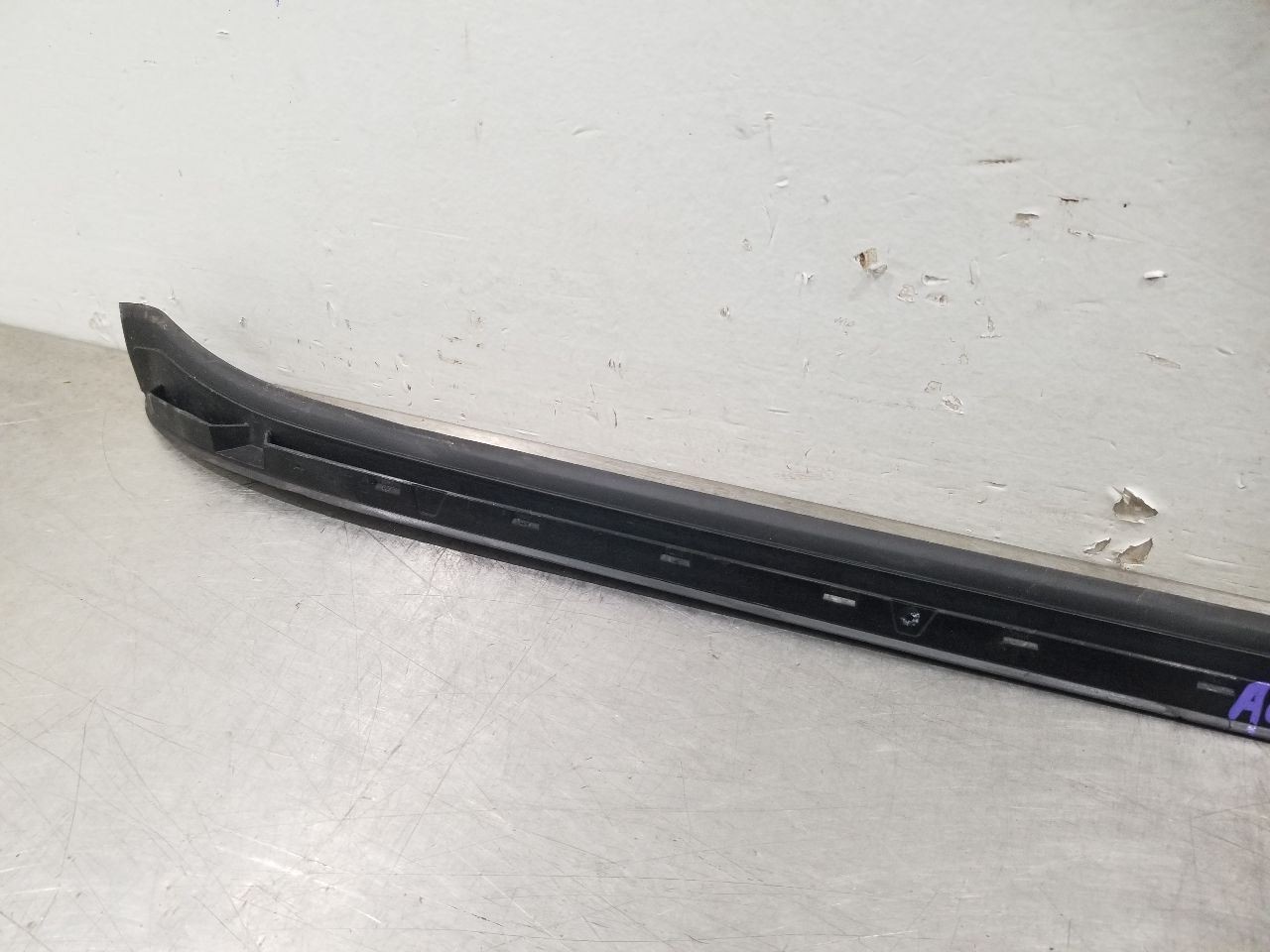 Bentley Bentayga RIGHT+OUTER Pillar trim