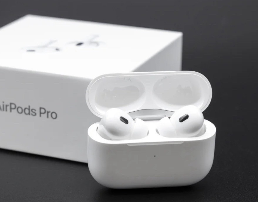 Apple AirPods Pro White Bluetooth Headphones Case A2190 | eBay