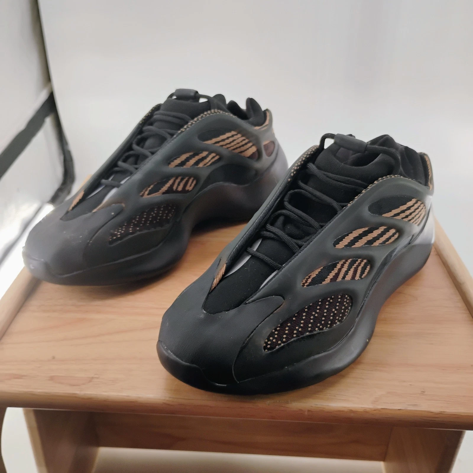 ADIDAS YEEZY BOOST 700 V3 "CLAY BROWN" 2020 Nuove di zecca. Taglia Us 9 5