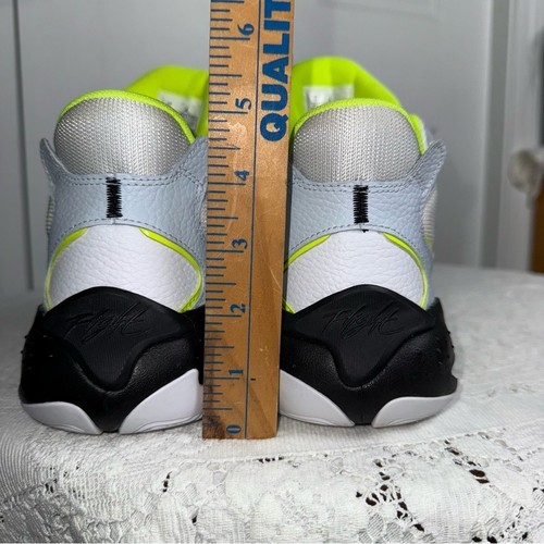 Nike Jordan Max Aura 4 GS Platinum Volt Gr. 7 Youth s/w neongelb Sneaker - Bild 14 von 15
