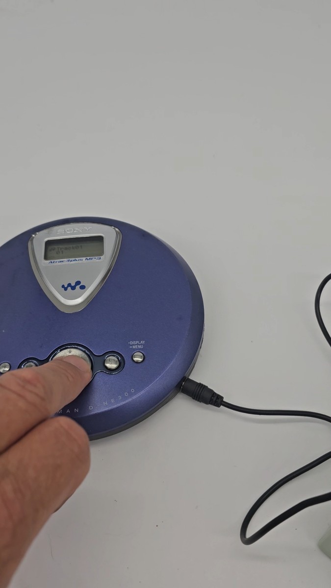 Sony D-NE300 Atrac3plus MP3 Walkman Portable CD Player Blue | eBay