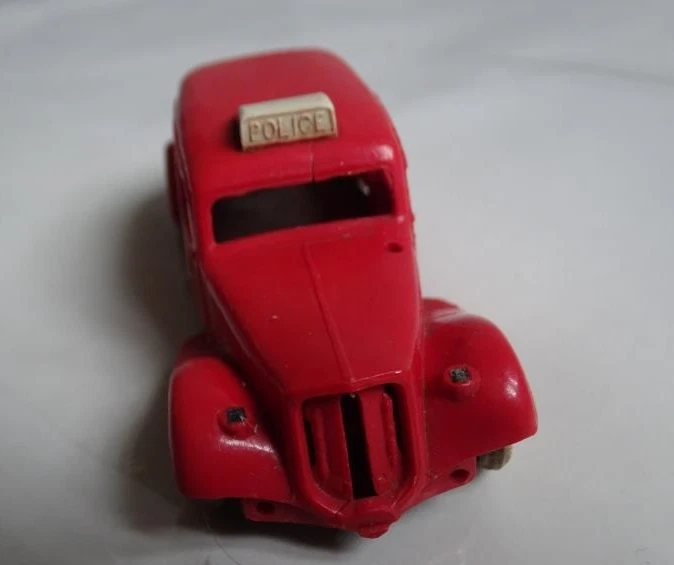 NOREV 1960 -Citroën traction 15 six -rouge - Police - plancher métal - 1/43eme- - Photo 4/4