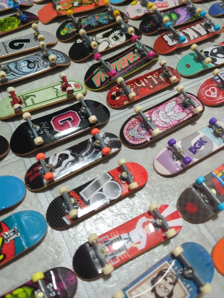 Tech Deck Fingerboards Skateboards Bikes Lot of 80 Plus Parts - Image 4 of 4