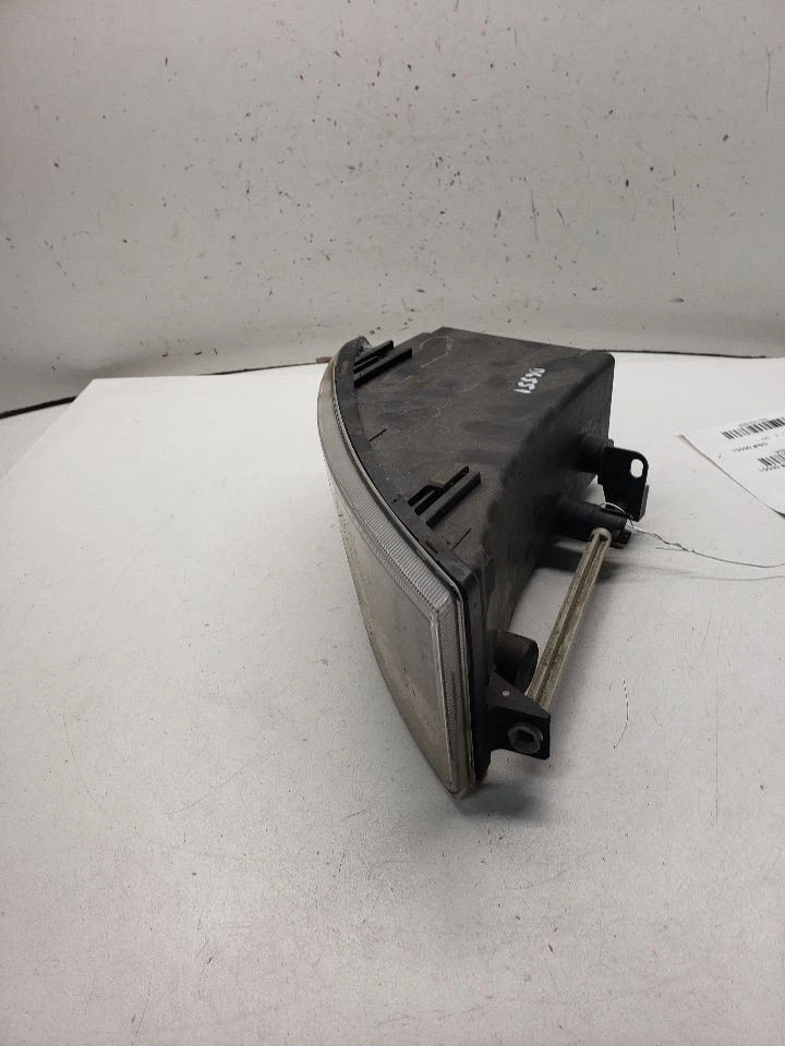 Угловые/парковочные противотуманные фары для пассажира подходят для 03–07 SAAB 9-3 1431608 - Изображение 2 из 4