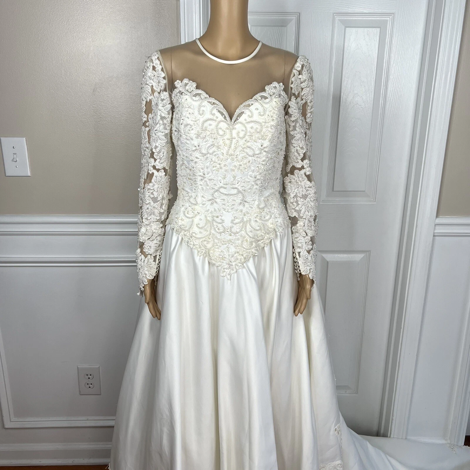 OFF WHITE Abito da sposa tromba tromba Oleg Cassini bianco corpetto con perline a maniche lunghe taglia 8