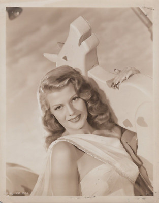 Hollywood Beauty RITA HAYWORTH 1940s STYLISH POSE STUNNING PORTRAIT Photo 703