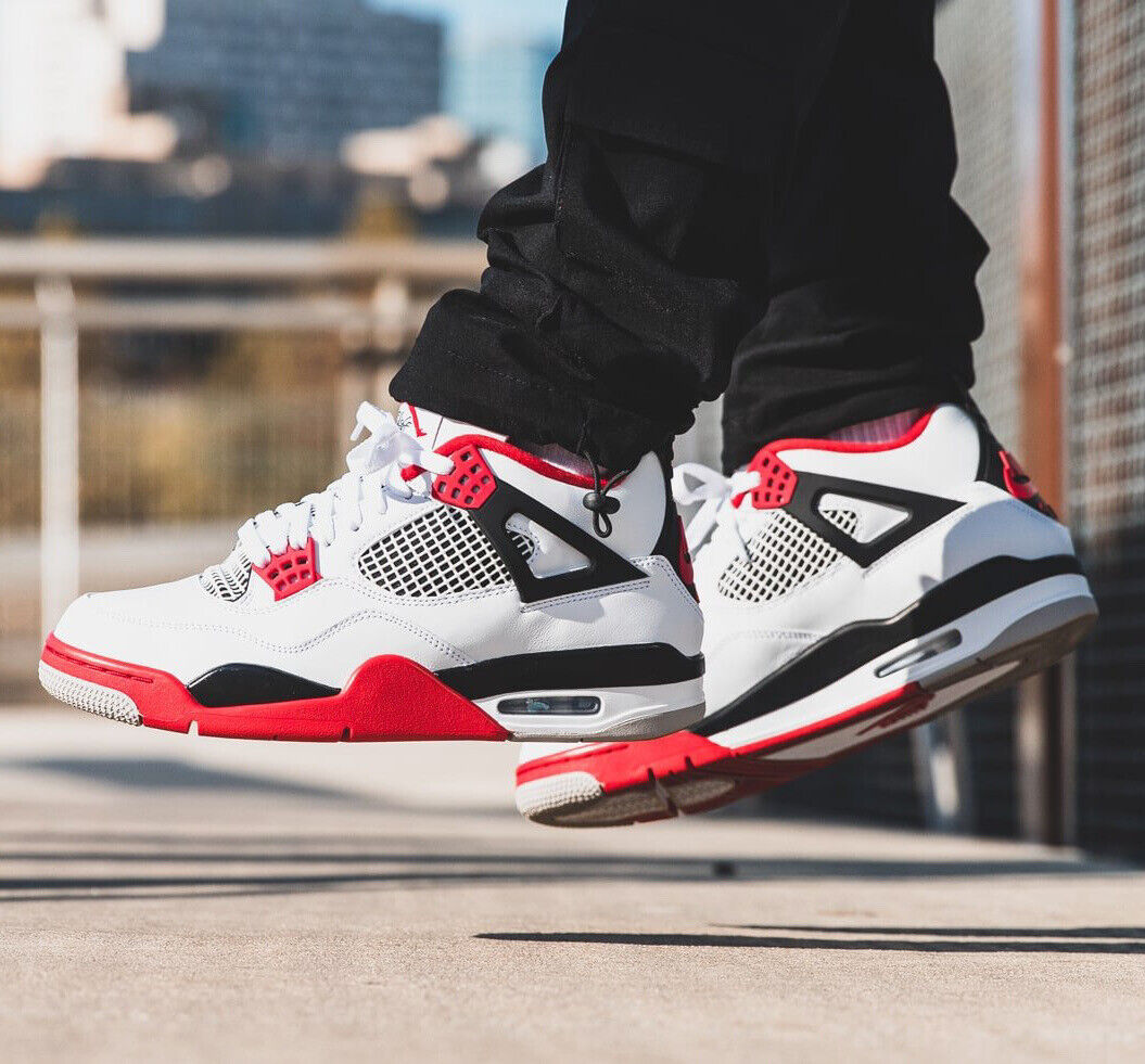 NEW AIR JORDAN 4 RETRO FIRE RED CEMENT MILITARY KAWS DC7770 NEW AIR JORDAN 4 RETRO FIRE RED CEMENT MILITARY KAWS DC7770