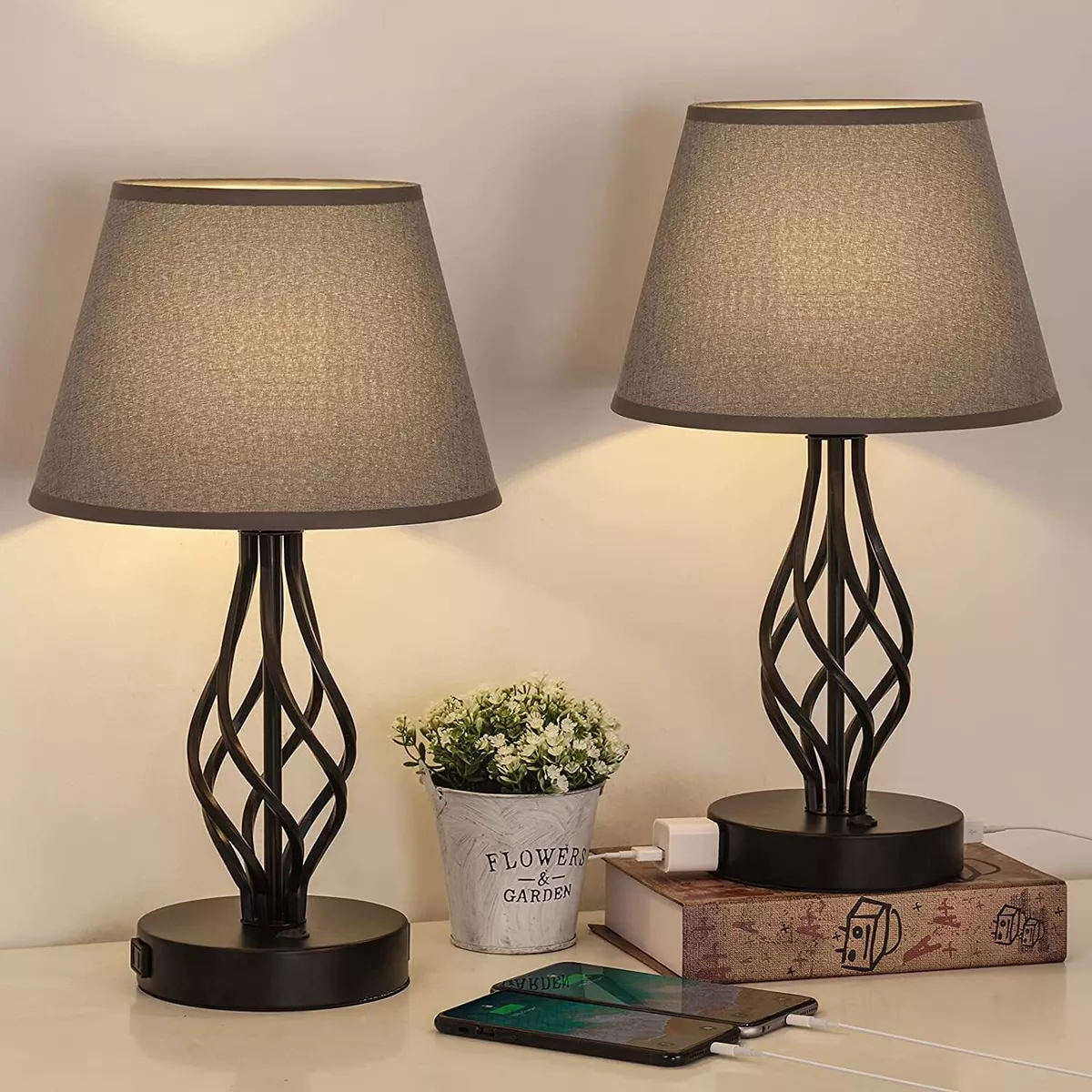 Set of on sale 2 nightstand lamps