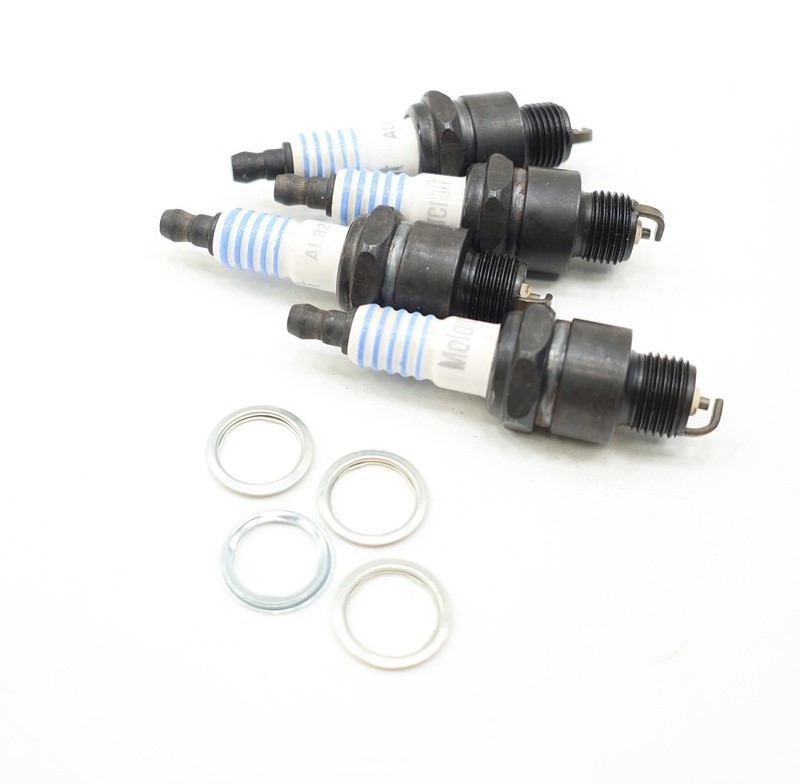 NEW Motorcraft Spark Plugs Set of 4 SP-474 for Jeep Wagoneer 5.3L 1967-1968