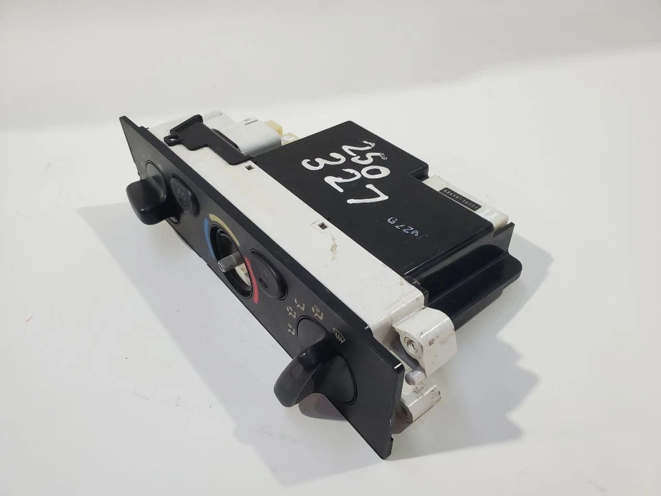 2001 2002 2003 2004 Toyota Tacoma OEM Temperature Control Missing Center Knob - Image 2 of 4