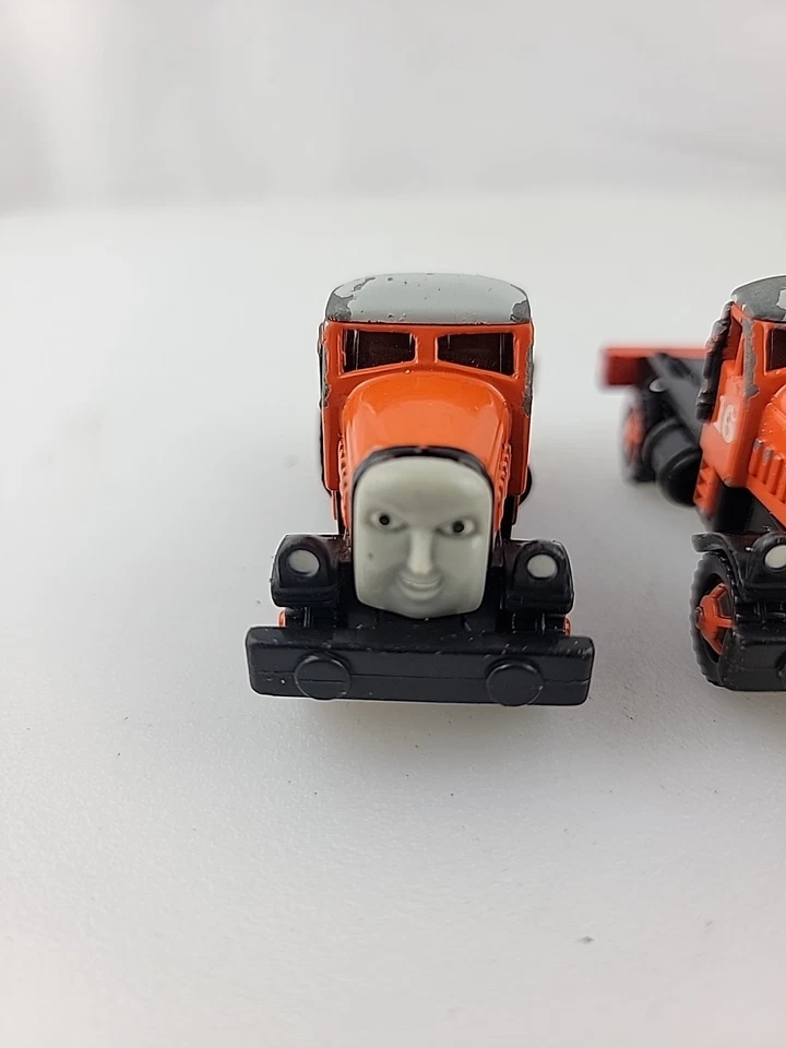 Thomas the Train Monty and Max Truck Flatbed Friends Rare No Dump Bin Diecast Foto 2 de 4