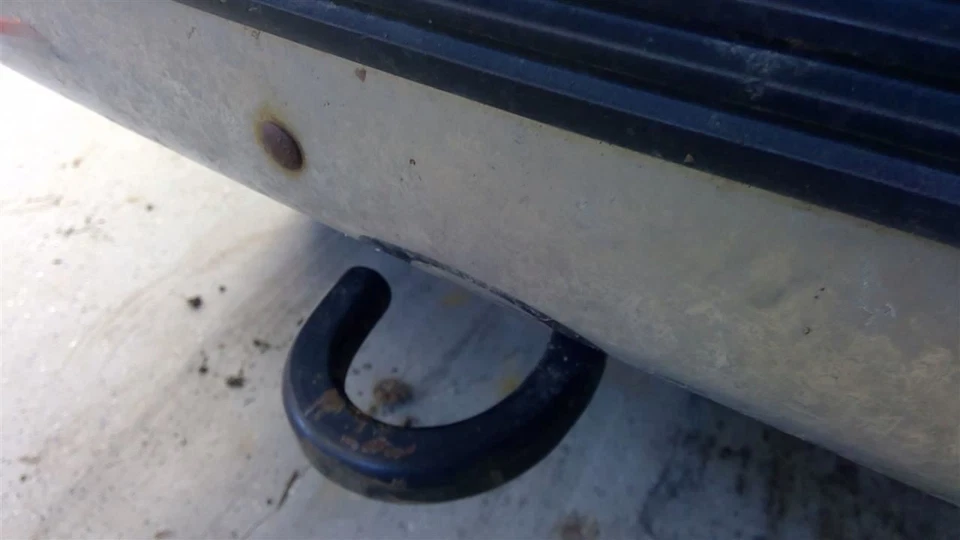 (LOCAL PICKUP ONLY) Front Bumper Chrome With Impact Strip Fits 88-00 CHEVROLET 2 - Изображение 3 из 4