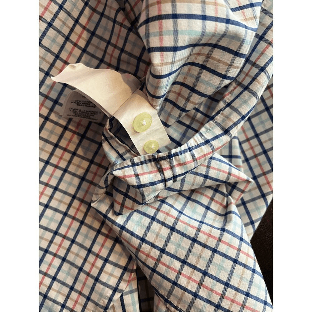 Vineyard Vines Performance button down shirt - image 5