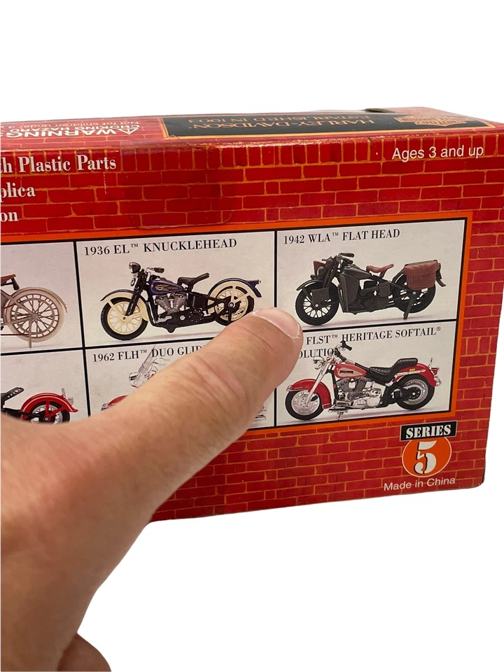 Maisto Harley Davidson Serie 5 Escala 1:18 1942 WLA Cabeza Plana Motocicleta Foto 4 de 4