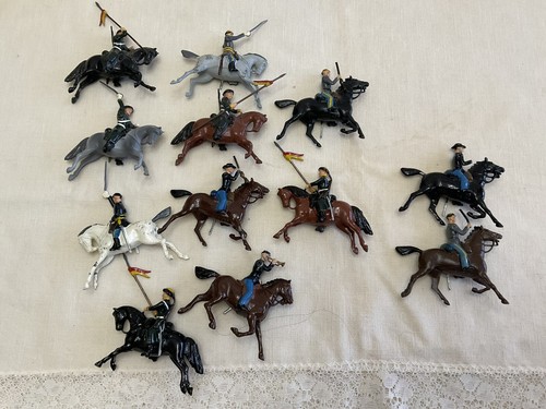 12 Metal Toy Soldiers On Horseback Britains Made In England 30’s/40’s EUC - Picture 2 of 11