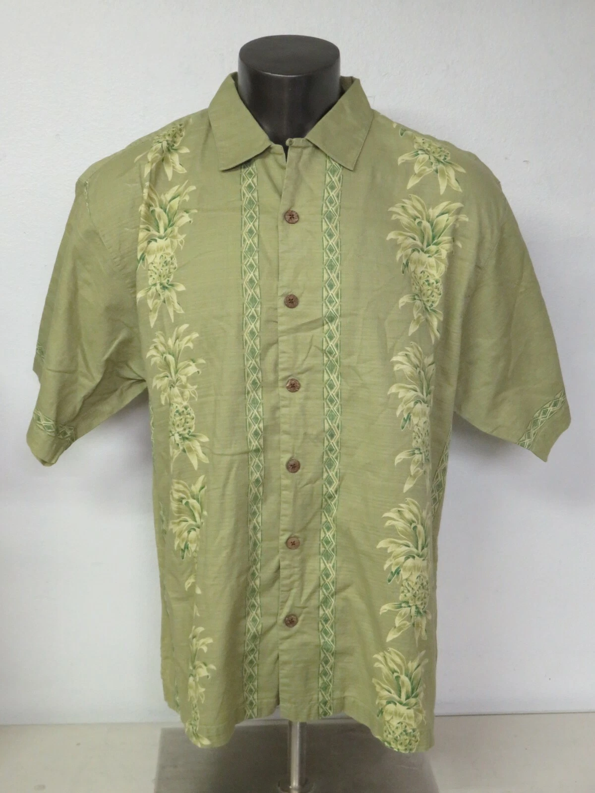 Tommy Bahama Size L Short Sleeve Button Front Hawaiian Shirt Floral Green Cotton