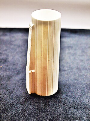 Plasticville O-S Scale White Barn Silo