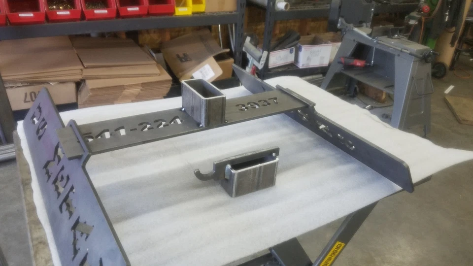 Soporte y percha plegable de acero para gong Foto 3 de 4