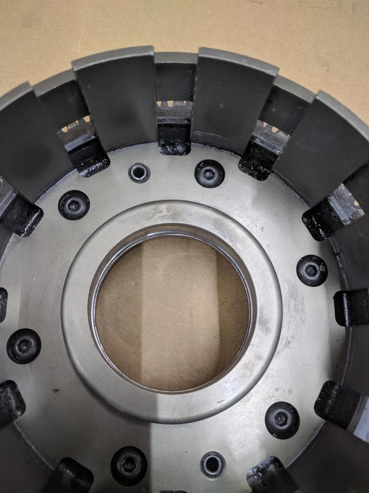 Cesta de embrague Evolution Industries 6 velocidades Harley-Davidson Foto 3 de 4